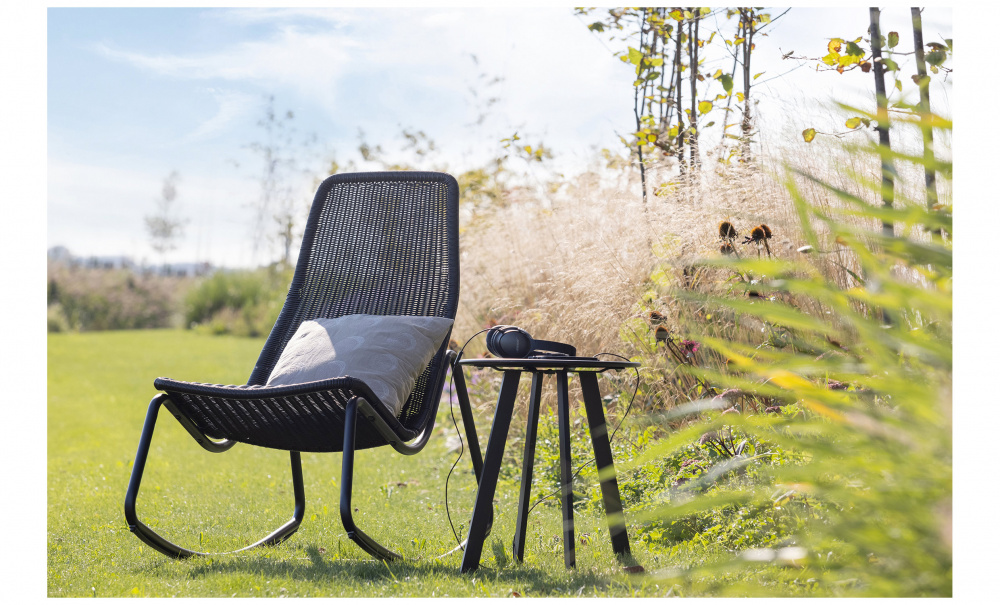 TOM Gungstol Konstrotting Svart i gruppen Matplats / Sittmbler / Stolar hos SoffaDirekt.se (377259-Z)