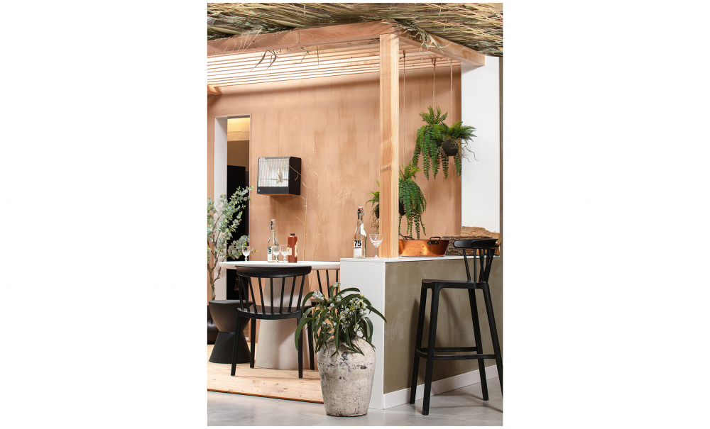 BLISS Stol Svart i gruppen Matplats / Sittmbler / Stolar hos SoffaDirekt.se (378634-Z)