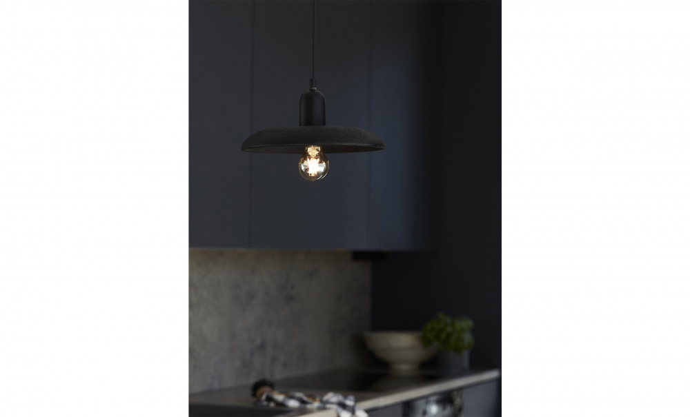 BLISS Tak/Fnsterlampa 28cm Svart i gruppen Belysning / Lampor / Fnsterlampor hos SoffaDirekt.se (3972803)