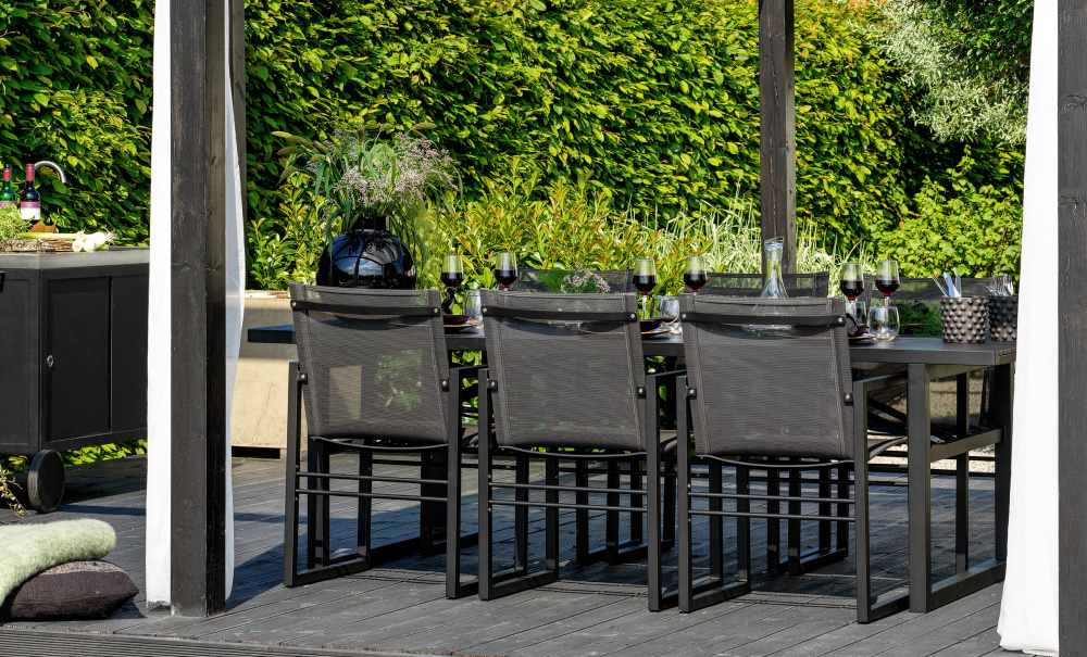 VEVI Karmstol Svart i gruppen Utembler / Sittmbler / Loungembler hos SoffaDirekt.se (4021-8-79)