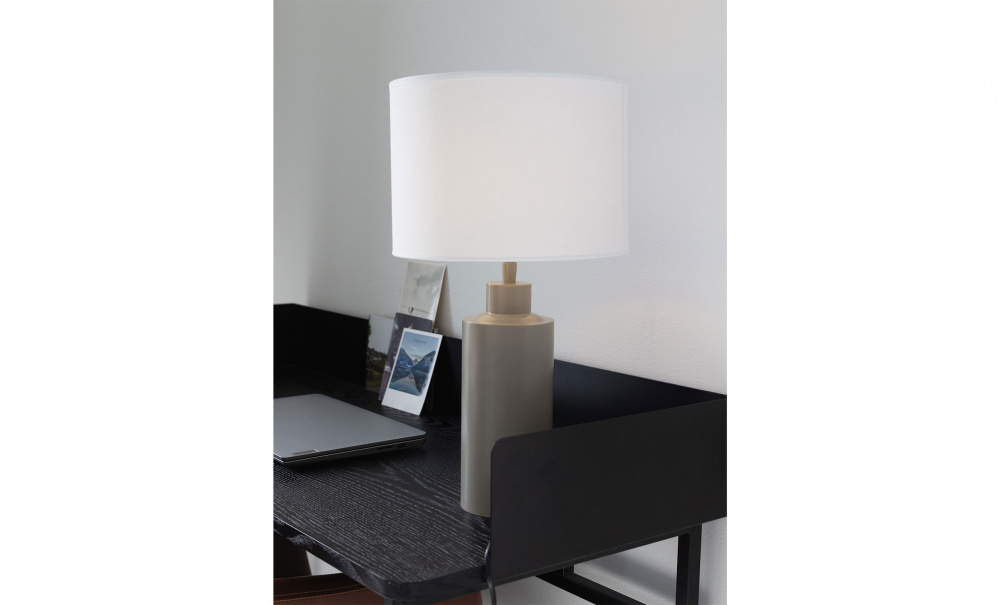 Bild nr 2 (SOLO Bordslampa Beige 55cm)