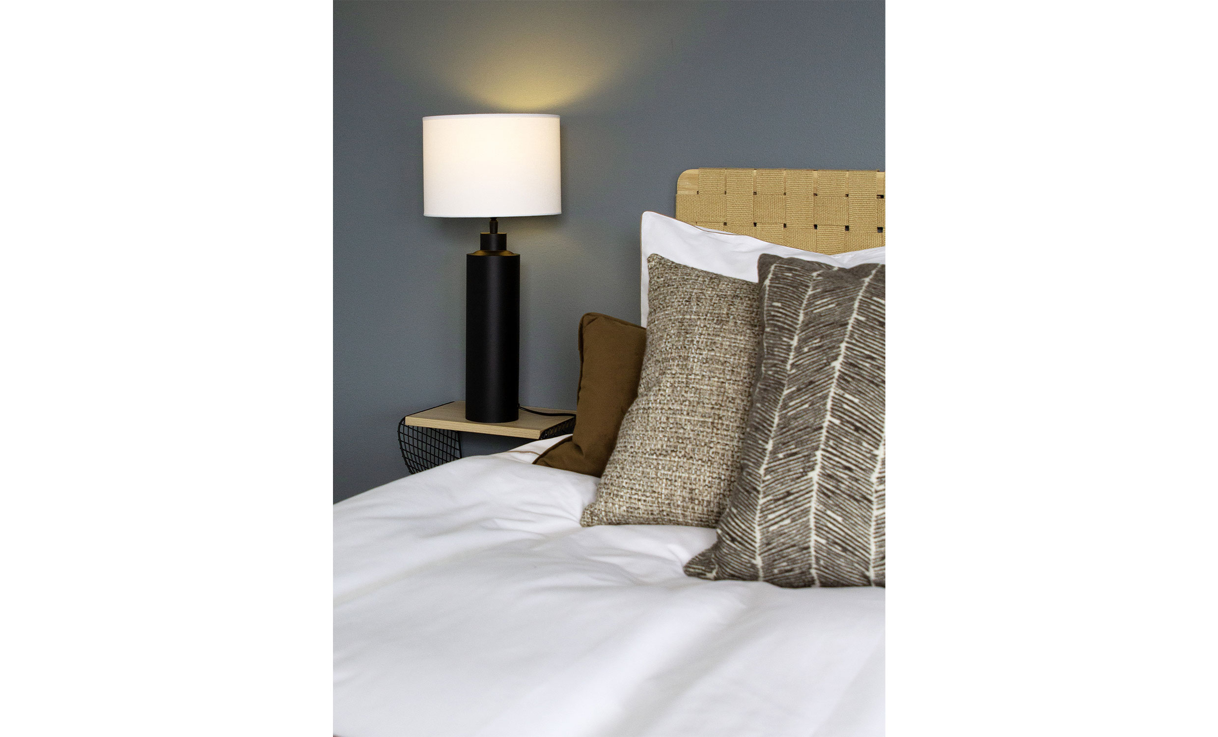 SOLO Bordslampa Svart/Vit 65cm