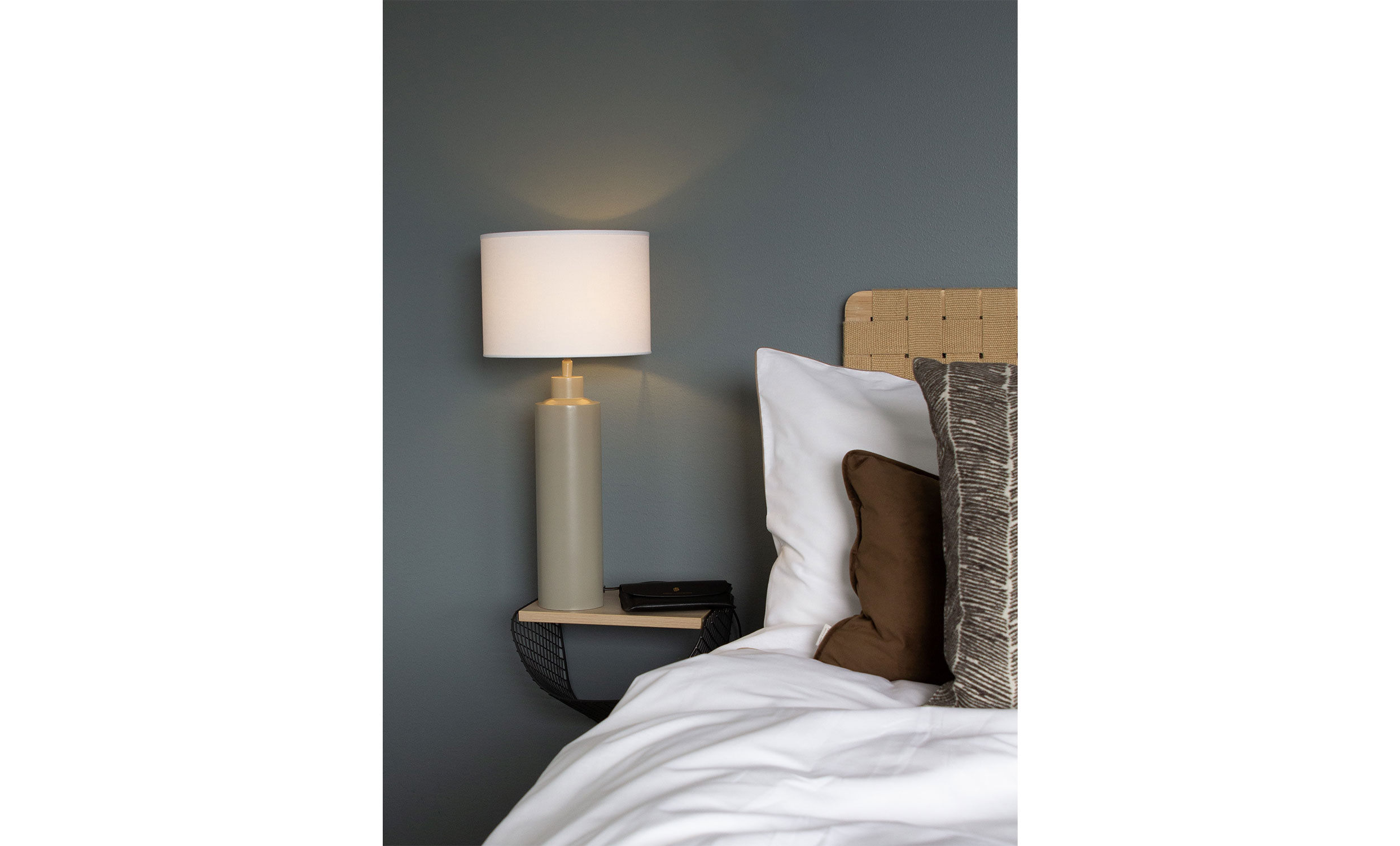 SOLO Bordslampa Beige 65cm