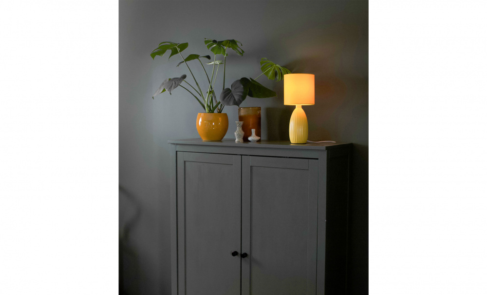 Bild nr 2 (UNO Bordslampa 37cm Gul)