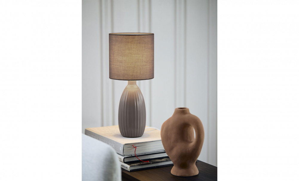 Bild nr 2 (UNO Bordslampa Nougat)