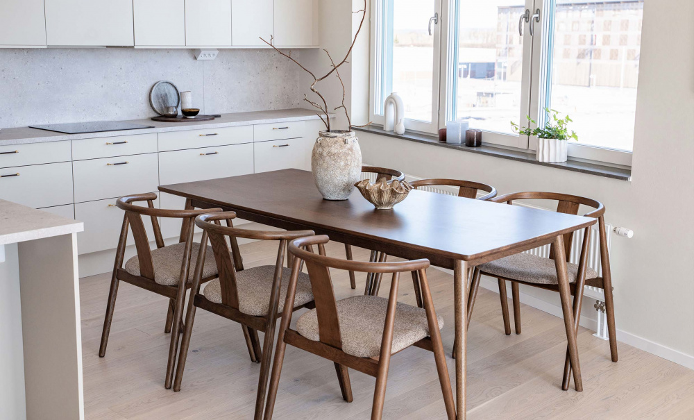 BLANCA Matbord 190 Mrkbrun i gruppen Matplats / Bord / Matbord hos SoffaDirekt.se (43252930)