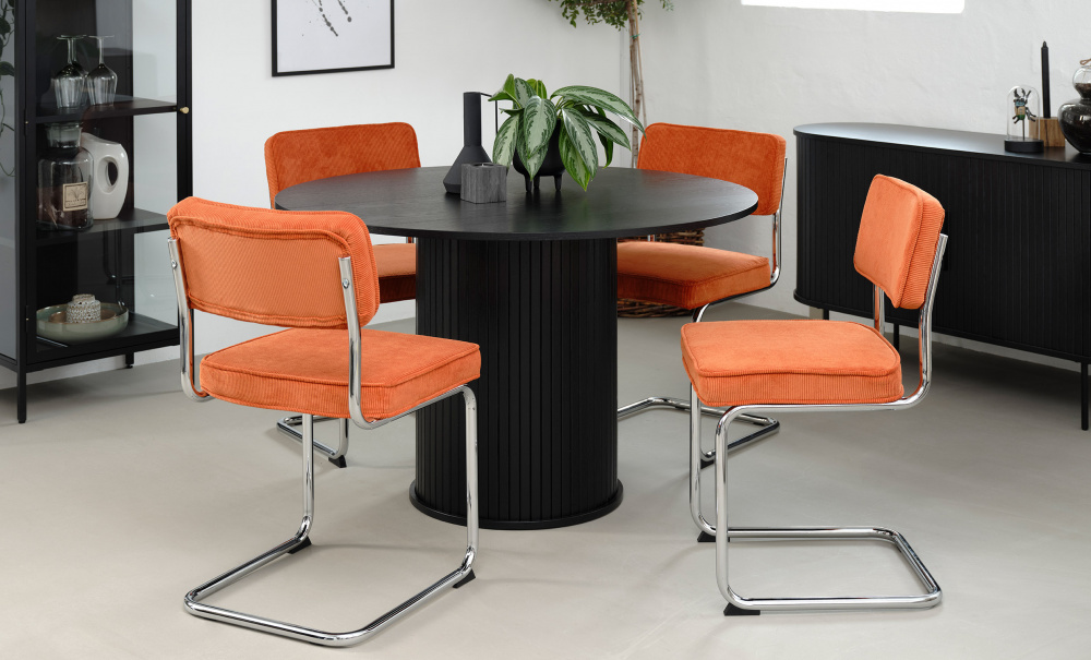 UNO Matbord Svart i gruppen Matplats / Bord / Matbord hos SoffaDirekt.se (46204640)