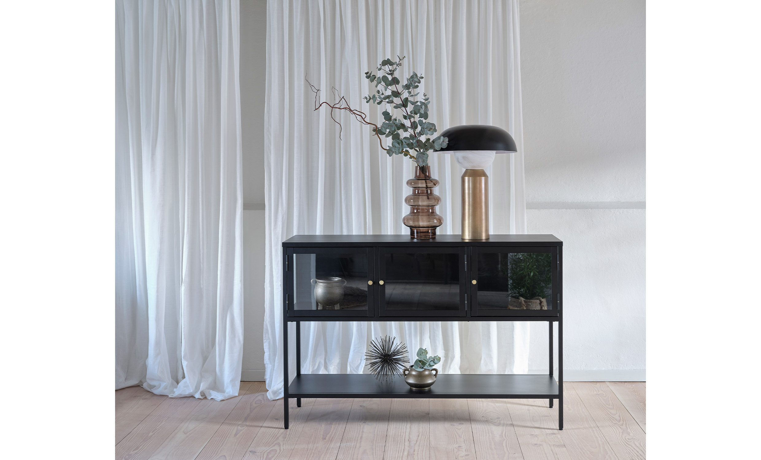 BORBA Sidobord Svart