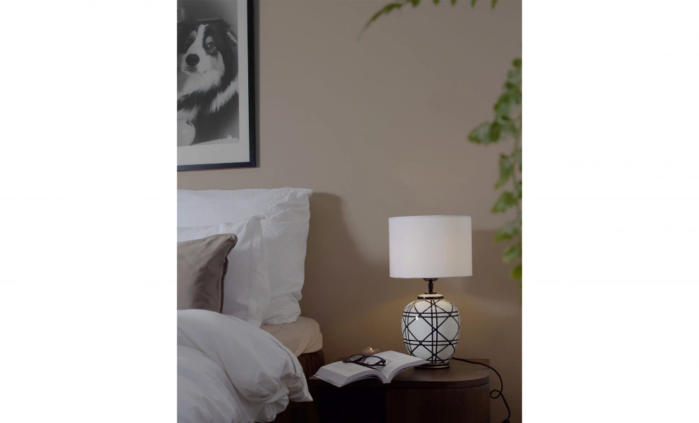 Bild nr 2 (NEW YORK Lampfot 32cm Svartvit)