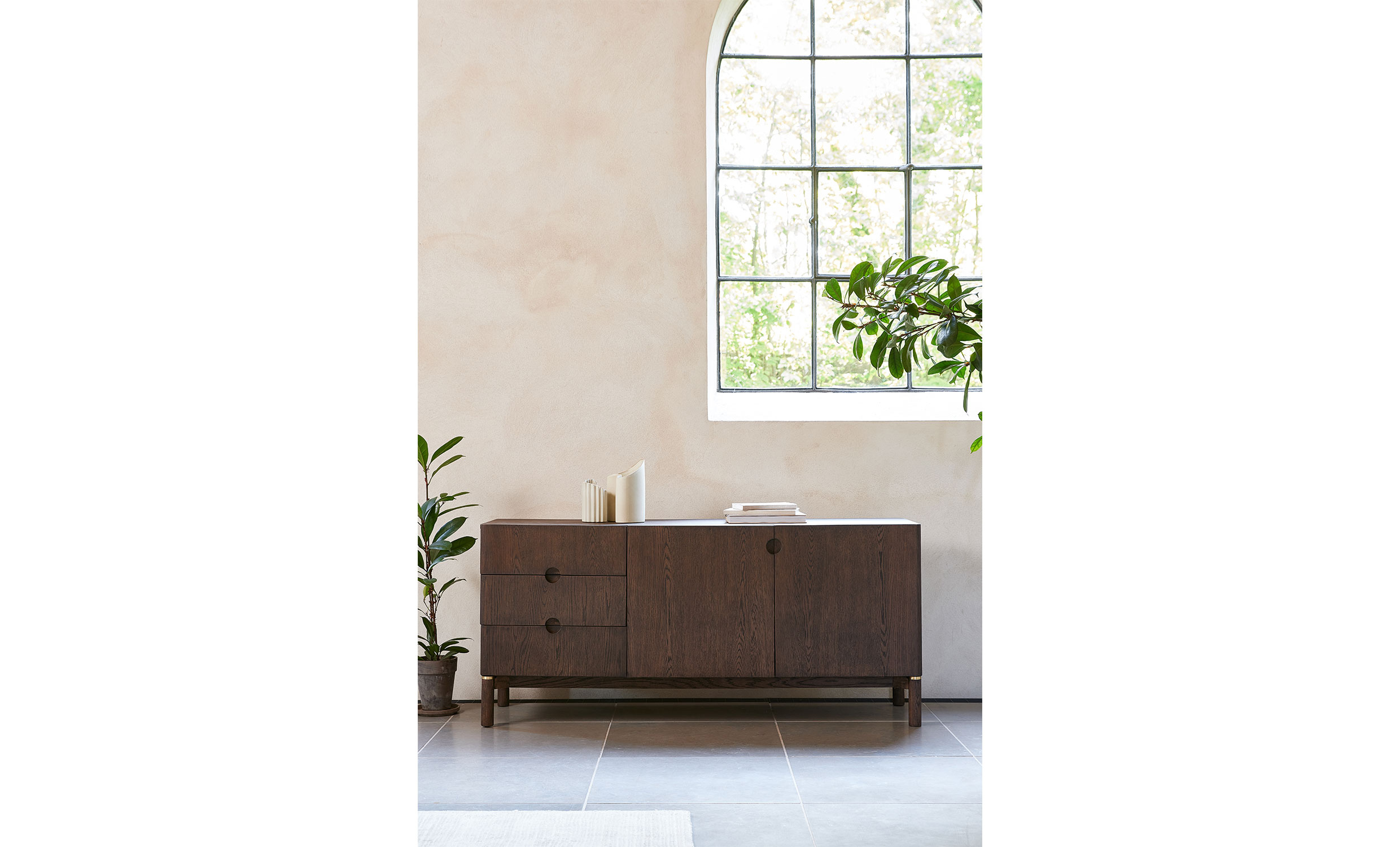 ARONA Sideboard Mrkbrun