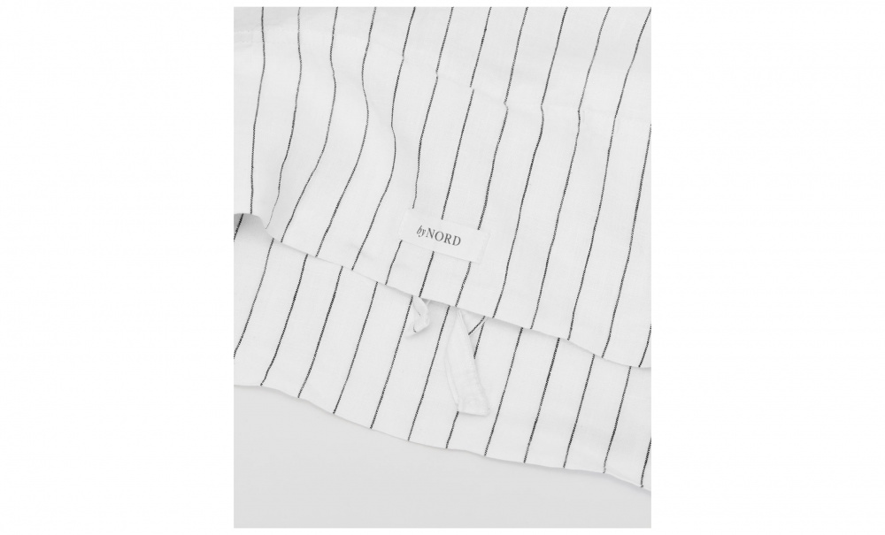 GUNHILD Kuddfodral 50x90 Linne Vit/Mrkgr i gruppen Mattor & Textil / Prydnadskuddar / Kuddfodral hos SoffaDirekt.se (561112038)