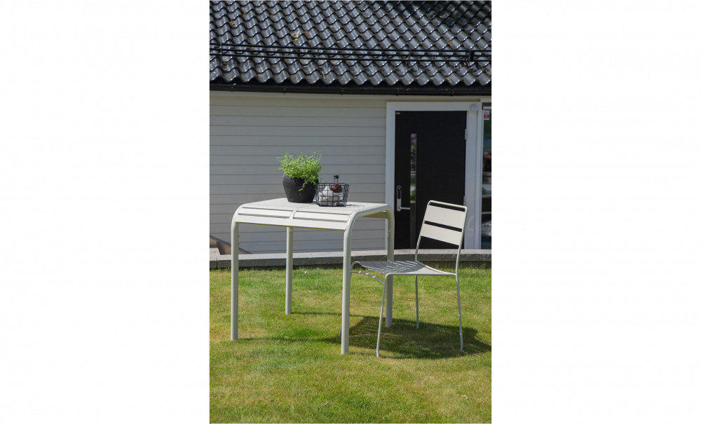 FLORIAN Cafbord Beige i gruppen Utembler / Trdgrdsbord / Cafbord hos SoffaDirekt.se (6006-006)