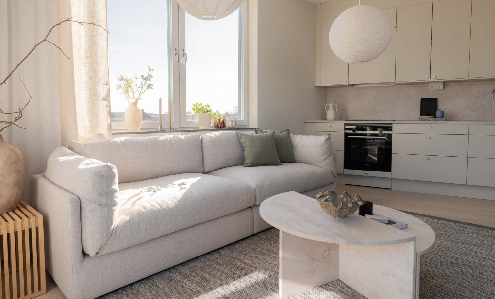 TRIBECA 4-sitssoffa Beige i gruppen Vardagsrum / Soffor / 4-sits soffor hos SoffaDirekt.se (6112-TRIB4S-HO4)