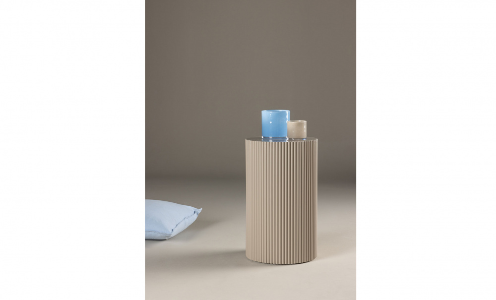 PELLA Sidobord Beige i gruppen Vardagsrum / Soffbord / Sidobord hos SoffaDirekt.se (61149-102)