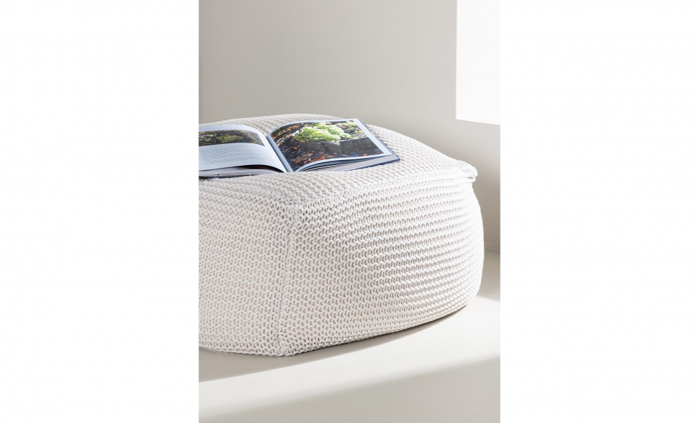 SONNELIE Puff Creme i gruppen Vardagsrum / Ftljer / Sittpuffar hos SoffaDirekt.se (61215-112)
