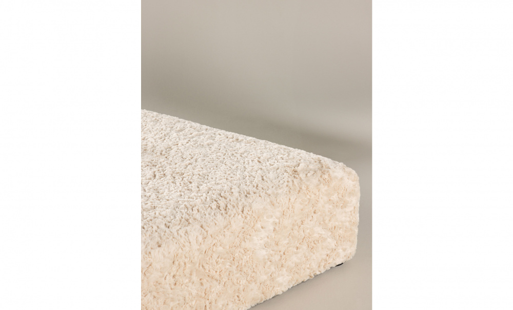 NAIMA Puff 100x100 Beige i gruppen Vardagsrum / Ftljer / Sittpuffar hos SoffaDirekt.se (61229-102)