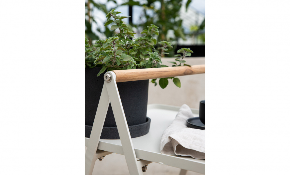 VAIANA Sidobord Beige i gruppen Utembler / Trdgrdsbord / Soffbord hos SoffaDirekt.se (6133-003)