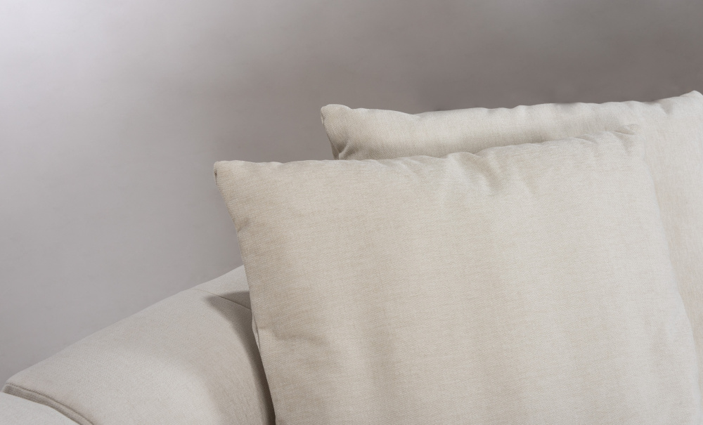 COCO 3-sitssoffa Offwhite i gruppen Vardagsrum / Soffor / 3-sits soffor hos SoffaDirekt.se (656-COC-3S-FM130)
