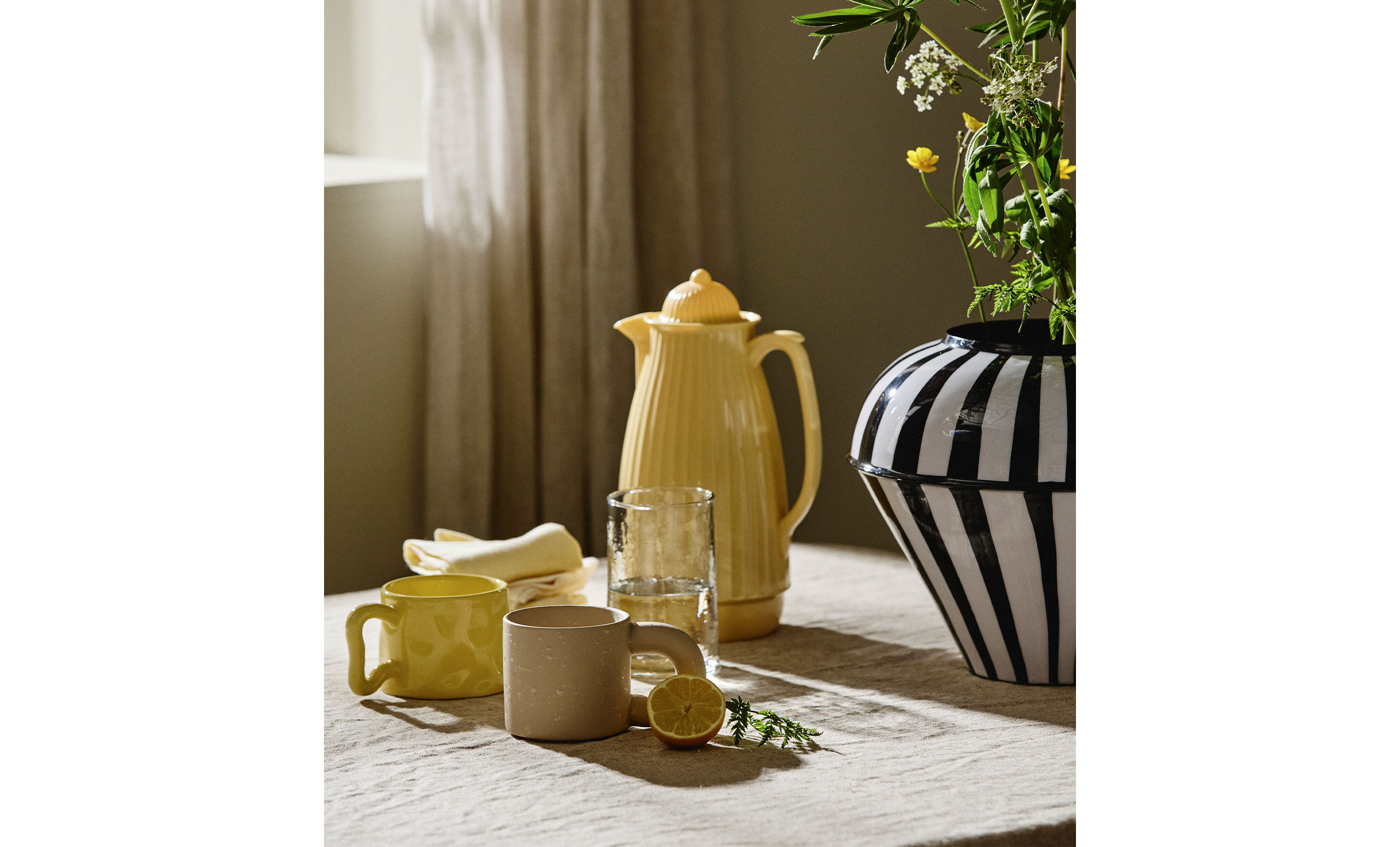 CARVI Termoskanna Gul