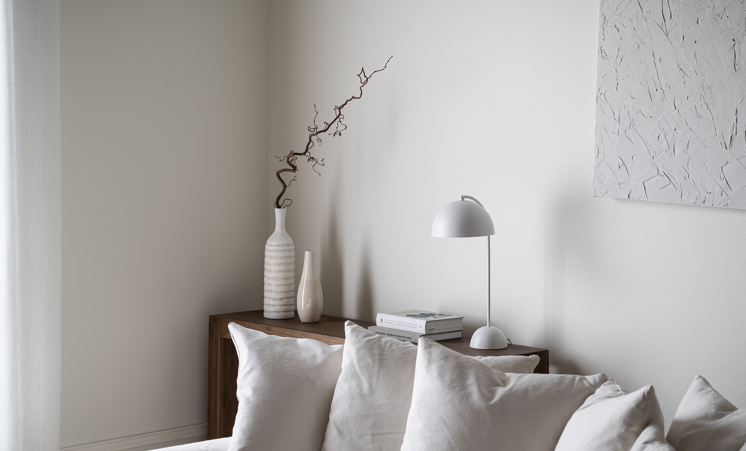 FORM Bordslampa Vit