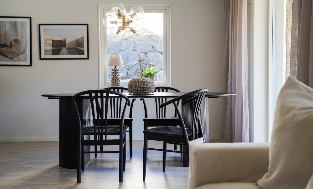 YRSA Stol Svart/Svart i gruppen Matplats / Sittmbler / Stolar hos SoffaDirekt.se (89299)