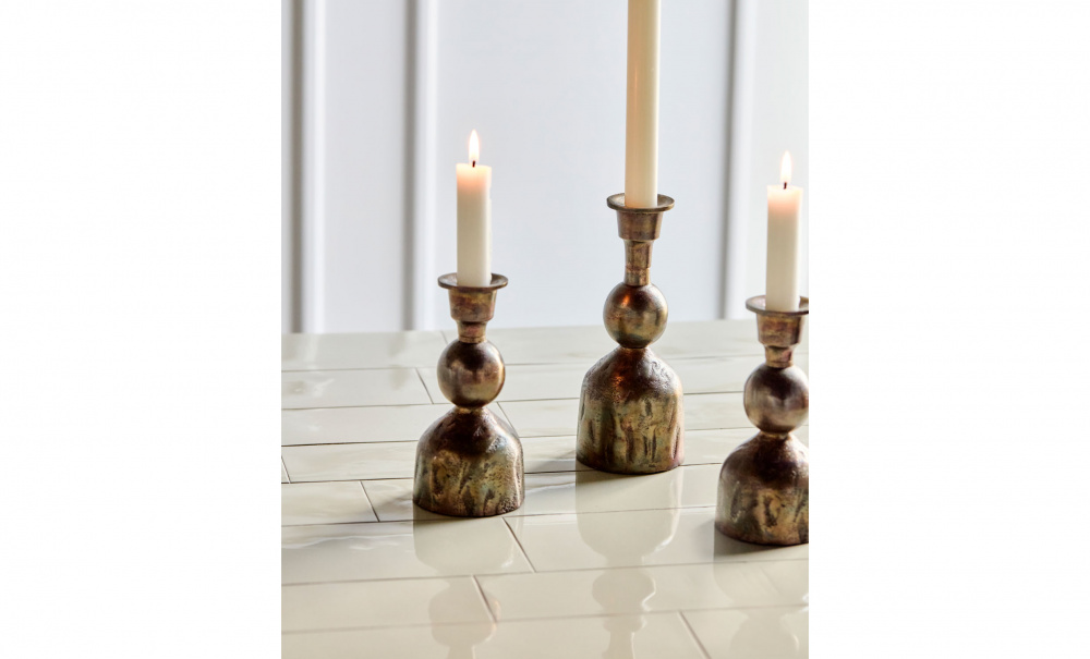 Bild nr 2 (CAST Ljusstake 2-set Antik m�ssing)