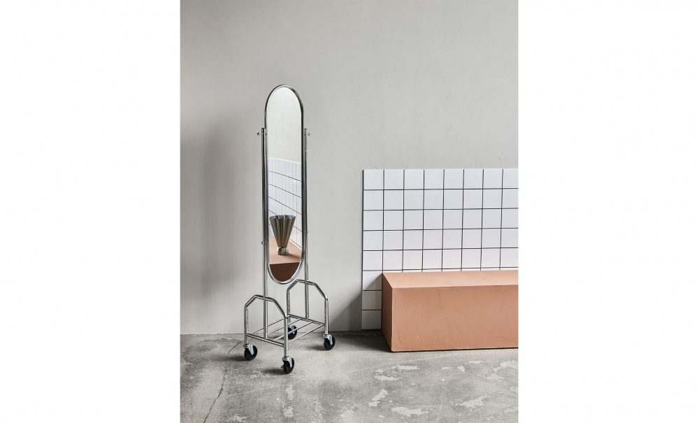 Bild nr 2 (IMAGE Golvspegel Silver finish)