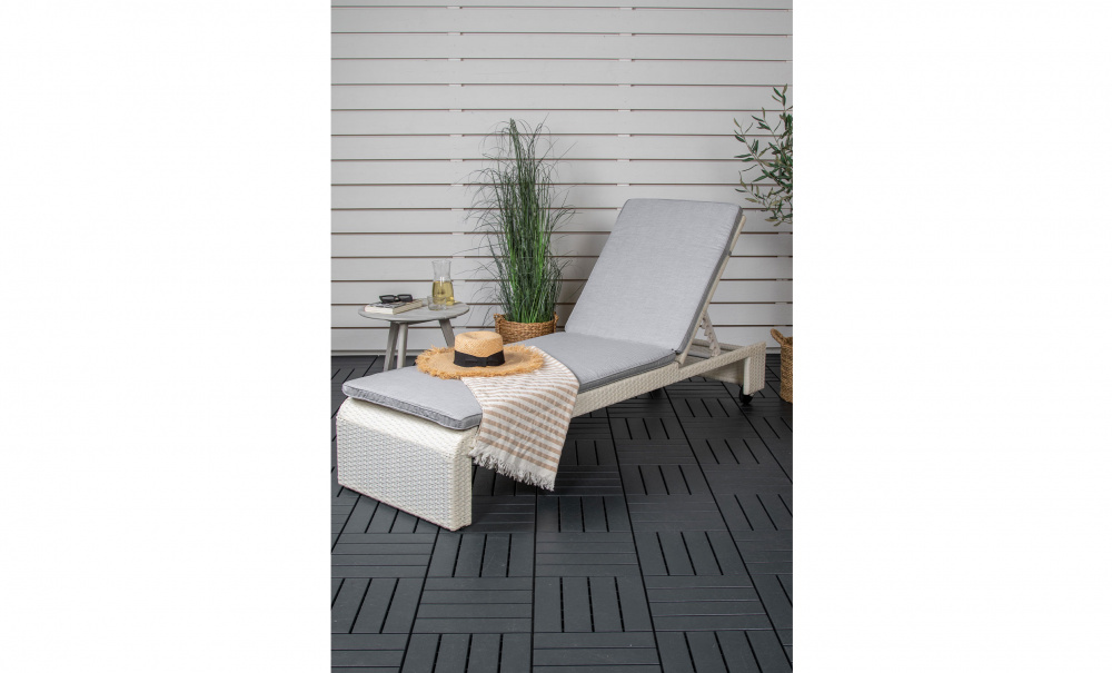 ISLA Solstol Vit/Gr i gruppen Utembler / Sittmbler / Solstolar hos SoffaDirekt.se (9262-010)