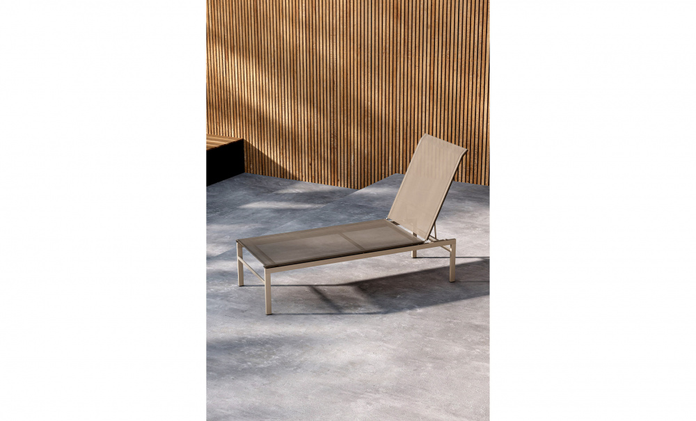 MADDOX Solsng Beige i gruppen Utembler / Sittmbler / Solstolar hos SoffaDirekt.se (9804-222)