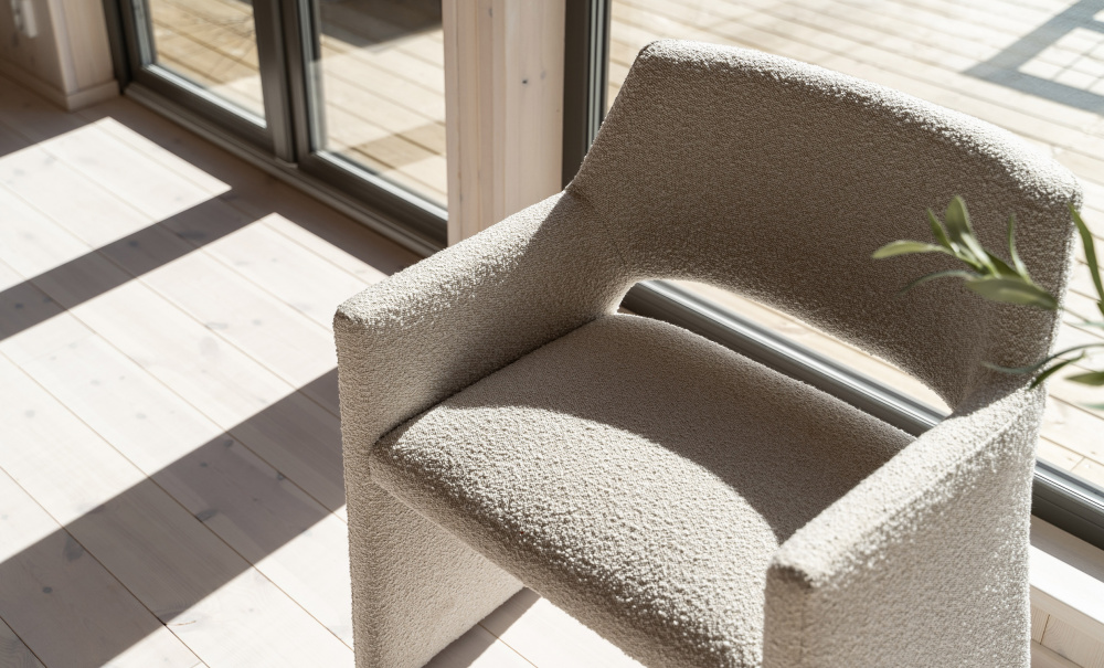 HAILY Stol Boucl Offwhite i gruppen Matplats / Sittmbler / Stolar hos SoffaDirekt.se (BH-A464-A2635-2A)