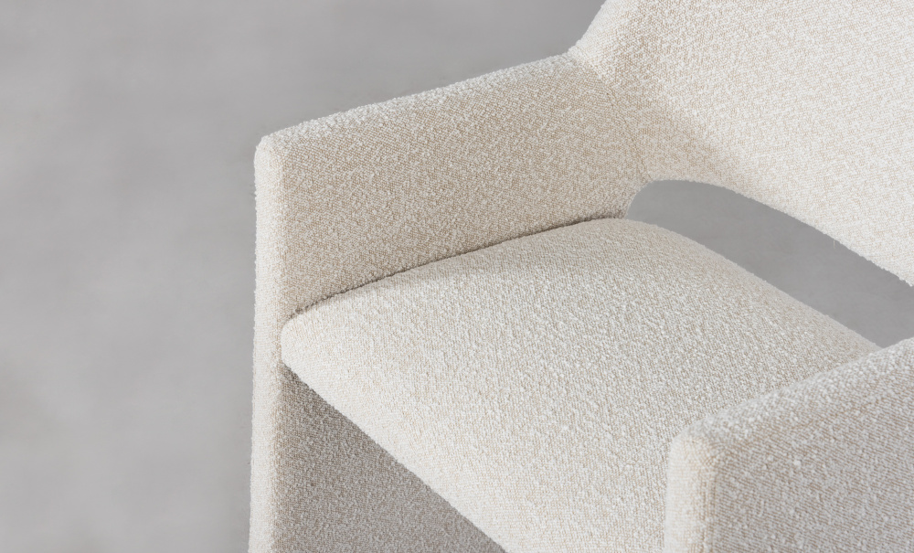 HAILY Stol Boucl Offwhite i gruppen Matplats / Sittmbler / Stolar hos SoffaDirekt.se (BH-A464-A2635-2A)