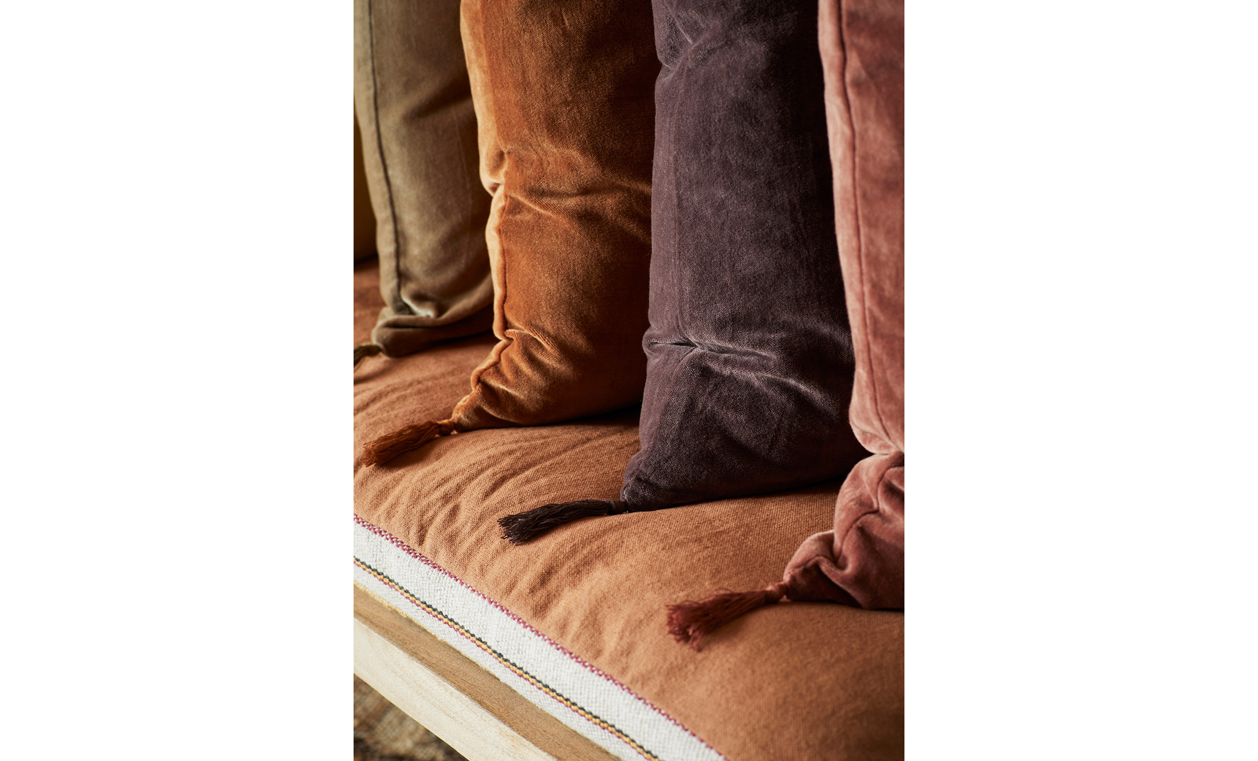 VELVET Kuddfodral 50x50 Mrklila