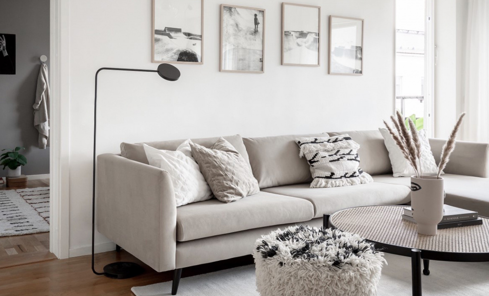DJURSHOLM Divansoffa Hger Sammet Greige i gruppen Vardagsrum / Soffor / Divansoffor hos SoffaDirekt.se (DJ3DSA02)
