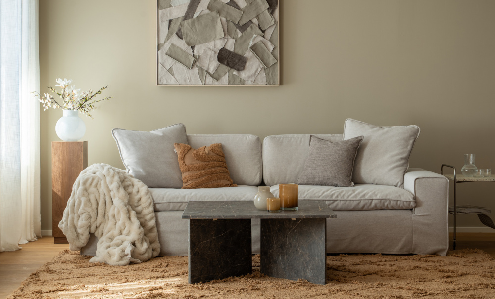 DOVER Grand Deluxe 4-sitssoffa Greige i gruppen Vardagsrum / Soffor / 4-sits soffor hos SoffaDirekt.se (DO4SNAGR)