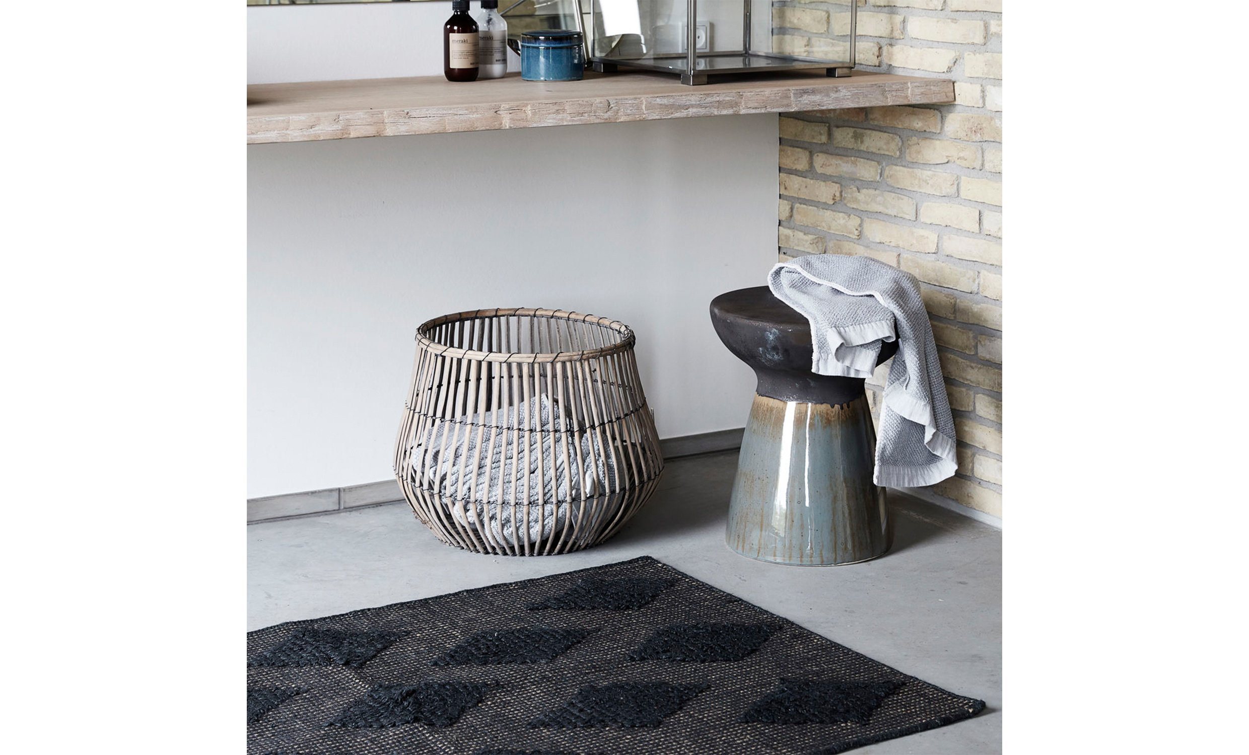PABLO Sittpall Svart