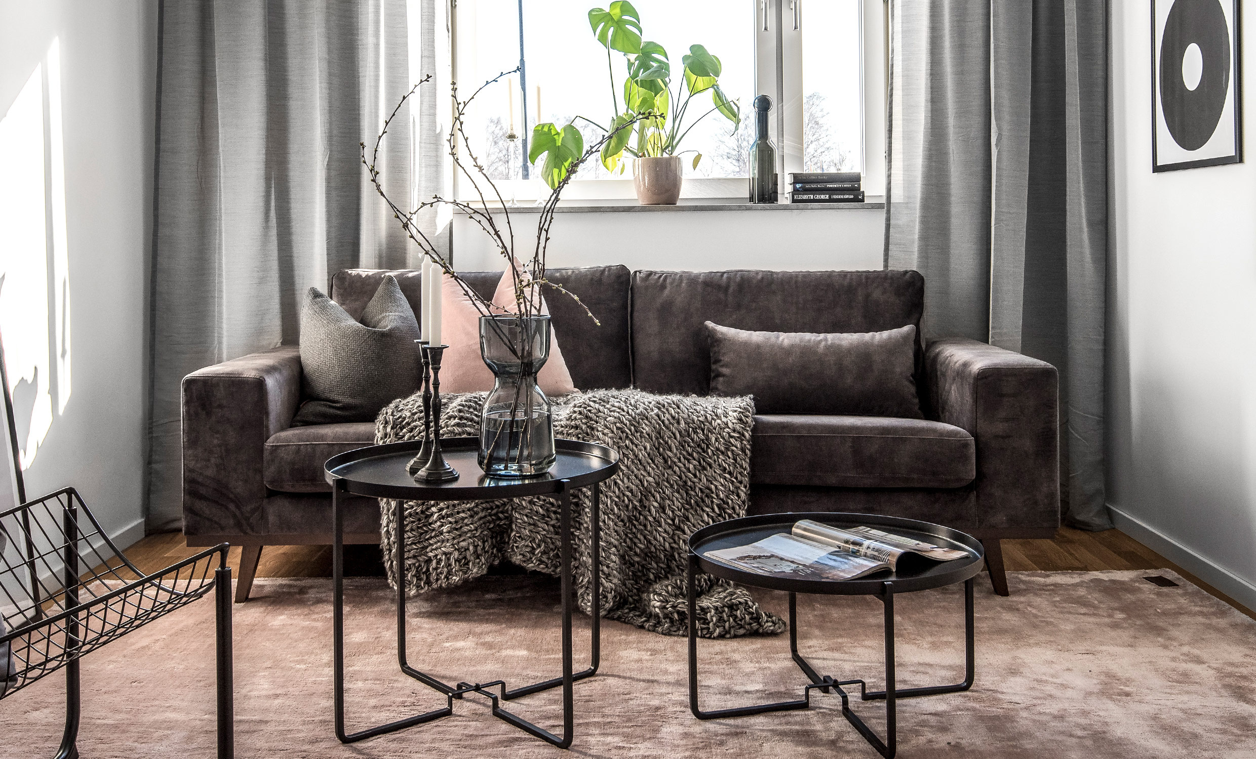 STELLA Brickbord Liten Svart