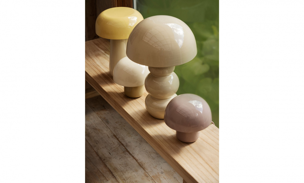 Bild nr 2 (BORDSLAMPA Ljusbeige)