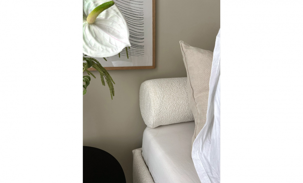 LOUICE Sngpaket 180 Boucl Offwhite i gruppen Sovrum / Sngar / Sngar 180 hos SoffaDirekt.se (LO-180-IV101)