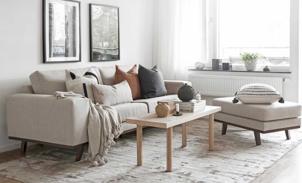 STOCKHOLM Classic Fotpall Beige i gruppen Vardagsrum / Soffor / Beiga soffor hos SoffaDirekt.se (N-STFSHO51)