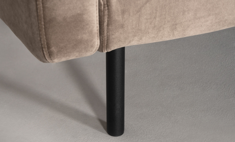 SANDHAMN 3-sitssoffa Velvet Mrkgr i gruppen Vardagsrum / Soffor / 3-sits soffor hos SoffaDirekt.se (SA3SSA18)