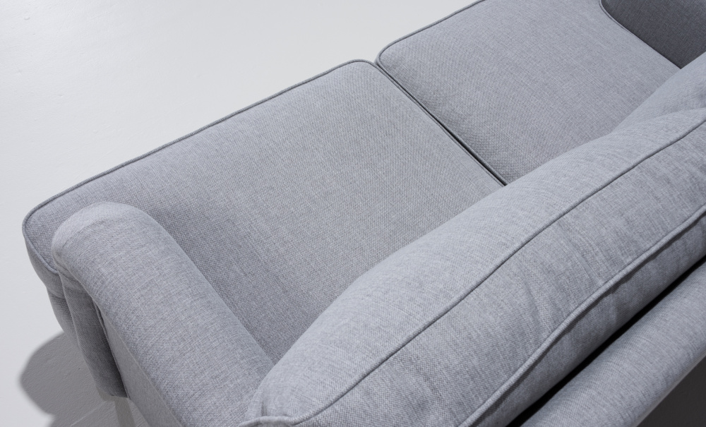 SKAGEN 2-sits Howardsoffa Ljusgr i gruppen Vardagsrum / Soffor / 2-sits soffor hos SoffaDirekt.se (SKA2SIN91)