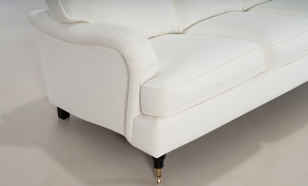 SKAGEN 3-sits Howardsoffa Classic Beige i gruppen Vardagsrum / Soffor / 3-sits soffor hos SoffaDirekt.se (SKA3SBABE)