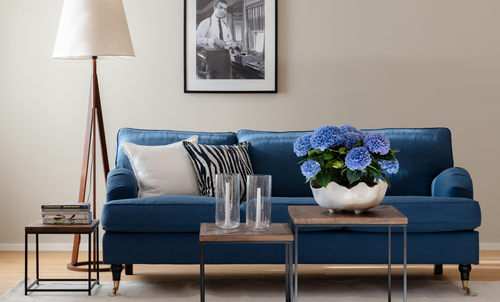 SKAGEN 3-sits Svngd Howardsoffa Classic Bl i gruppen Vardagsrum / Soffor / 3-sits soffor hos SoffaDirekt.se (SKA3SCUBABL)