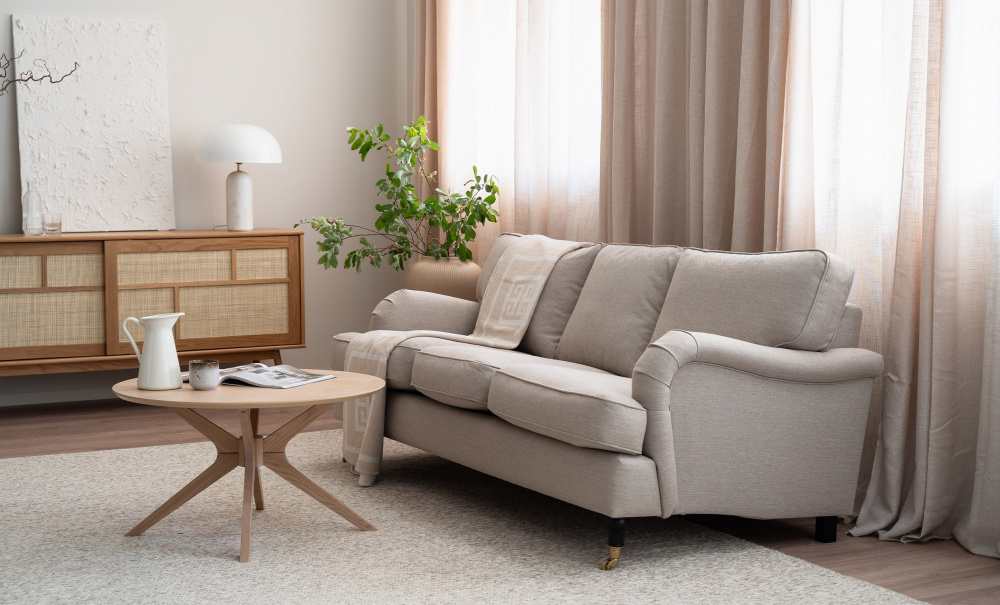 SKAGEN 3-sits Howardsoffa Beige i gruppen Vardagsrum / Soffor / 3-sits soffor hos SoffaDirekt.se (SKA3SIN22)