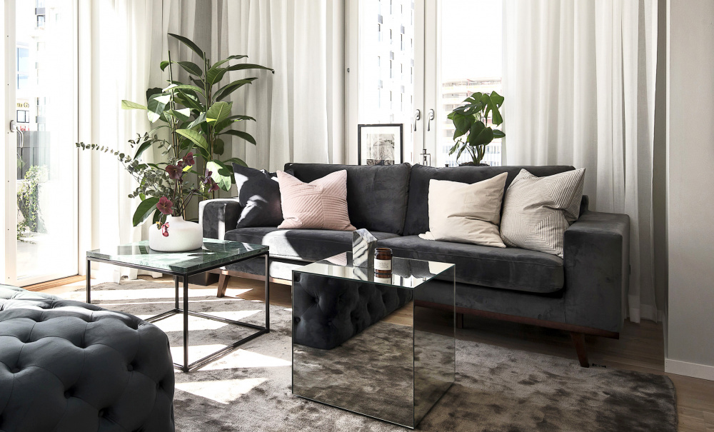 STOCKHOLM 3-sits soffa Velvet Edition Bl i gruppen Vardagsrum / Soffor / 3-sits soffor hos SoffaDirekt.se (ST25RI81)