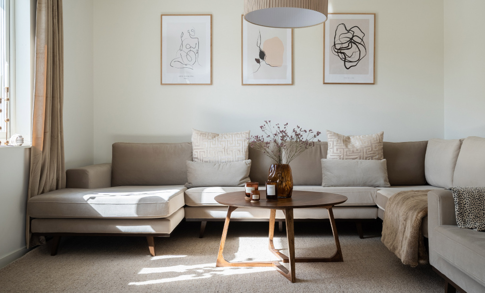 STOCKHOLM U-soffa Hger Velvet Edition Greige i gruppen Vardagsrum / Soffor / U-Soffor hos SoffaDirekt.se (STD3ASA02)
