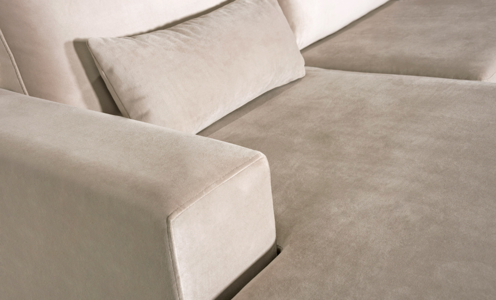 STOCKHOLM U-soffa Hger Velvet Edition Greige i gruppen Vardagsrum / Soffor / U-Soffor hos SoffaDirekt.se (STD3ASA02)