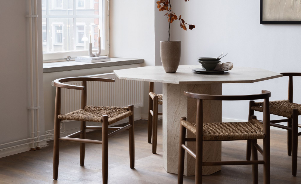 MONDO Karmstol Valnt i gruppen Matplats / Sittmbler / Stolar hos SoffaDirekt.se (XN1767-WALNUT)