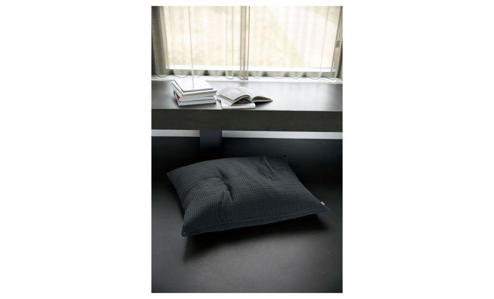 LIA Kuddfodral 80x60 Mrkgr i gruppen Mattor & Textil / Prydnadskuddar / Kuddfodral hos SoffaDirekt.se (ab2922)